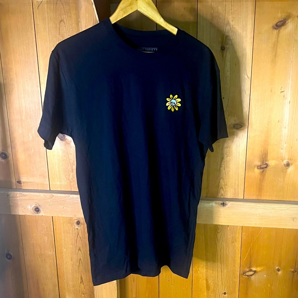 Men’s Riot Society T-Shirt size Medium